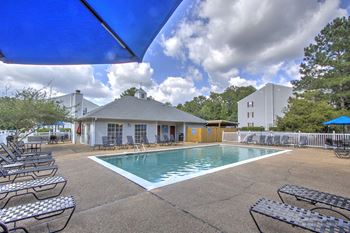 Cambridge Apartments Pool